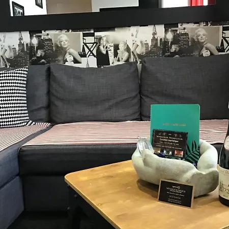 Cinema Video-projecteur Et Garage Vakantiehuis