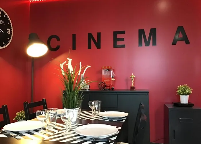 Cinema Video-projecteur Et Garage * Honfleur